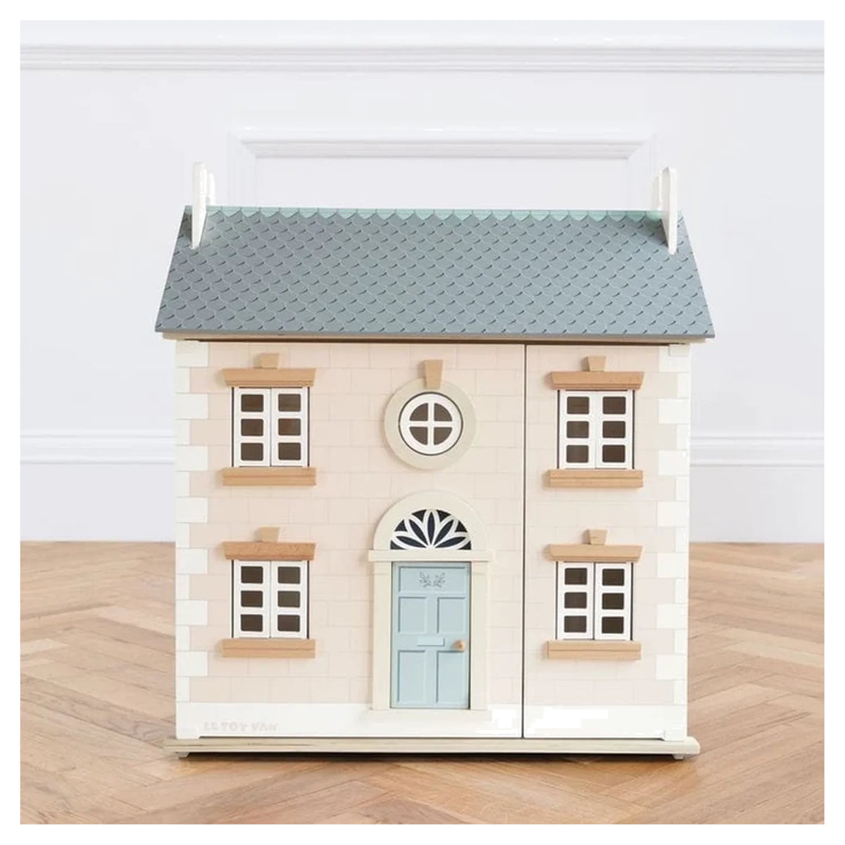 Bay Tree Wooden Dolls House