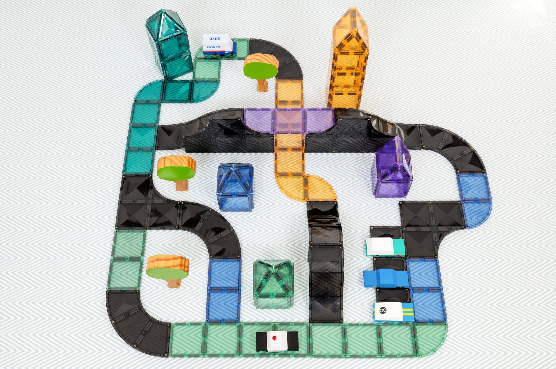 CONNETIX Roads Ramps & Intersections Pack, 16 Pieces
