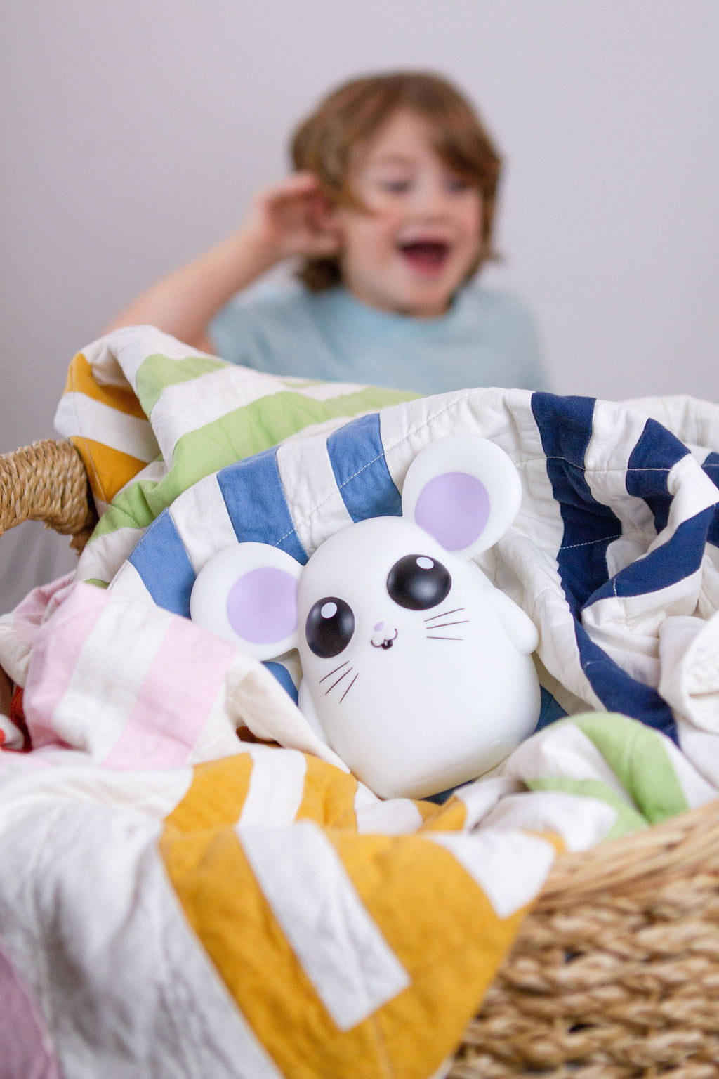 Where is Squeaky? : The interactive hide-and-seek game!