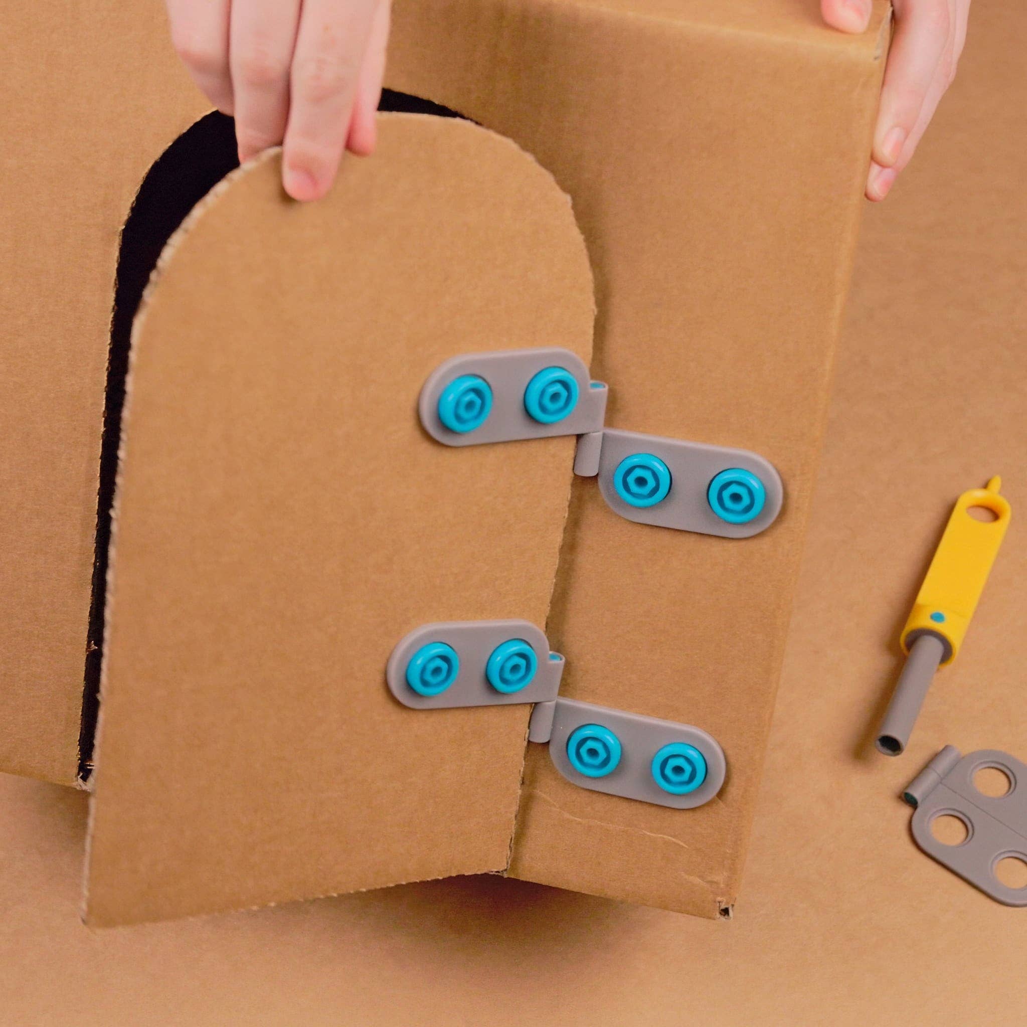 Spin-Hinge