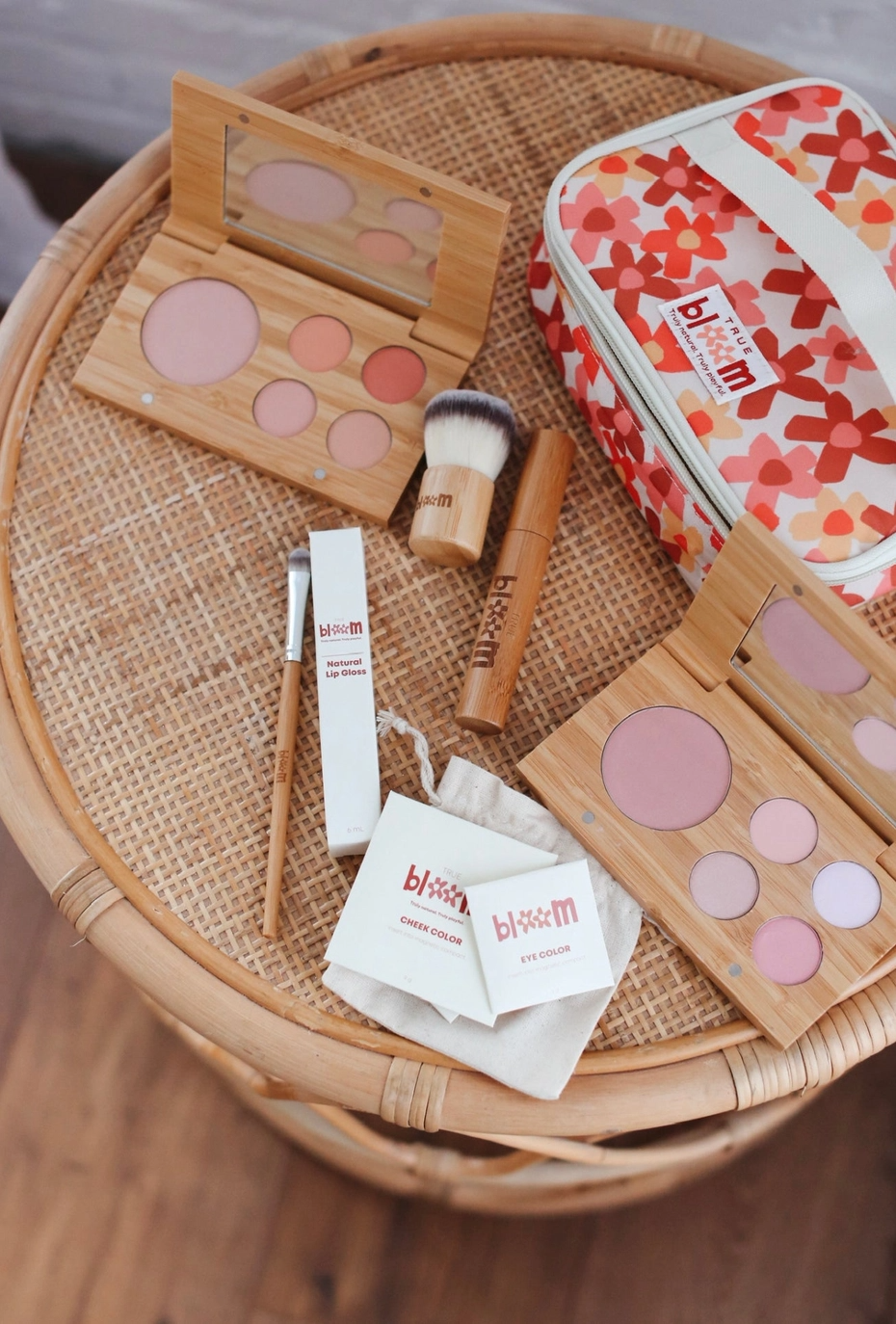 Bloom Makeup Kit -enchanted
